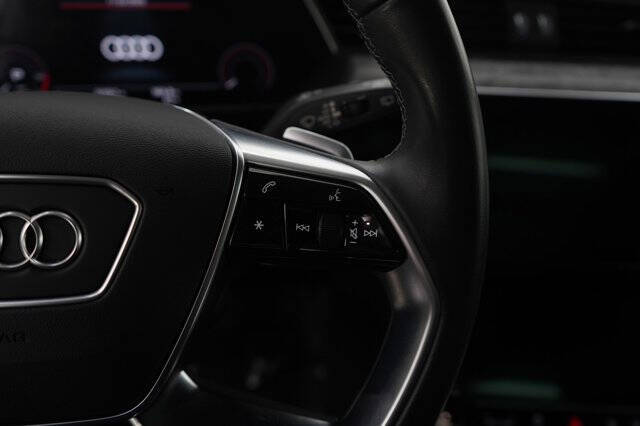 2023 Audi e-tron quattro Premium Plus