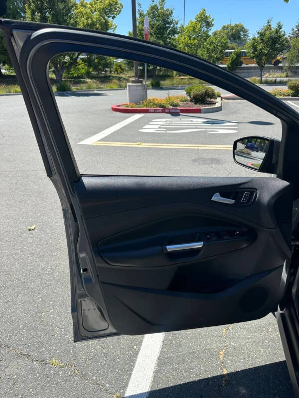 2013 Ford C-MAX Hybrid SE