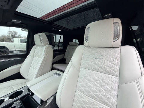 2025 Cadillac Escalade-V