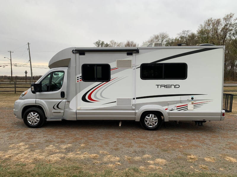 2016 Winnebago TREND