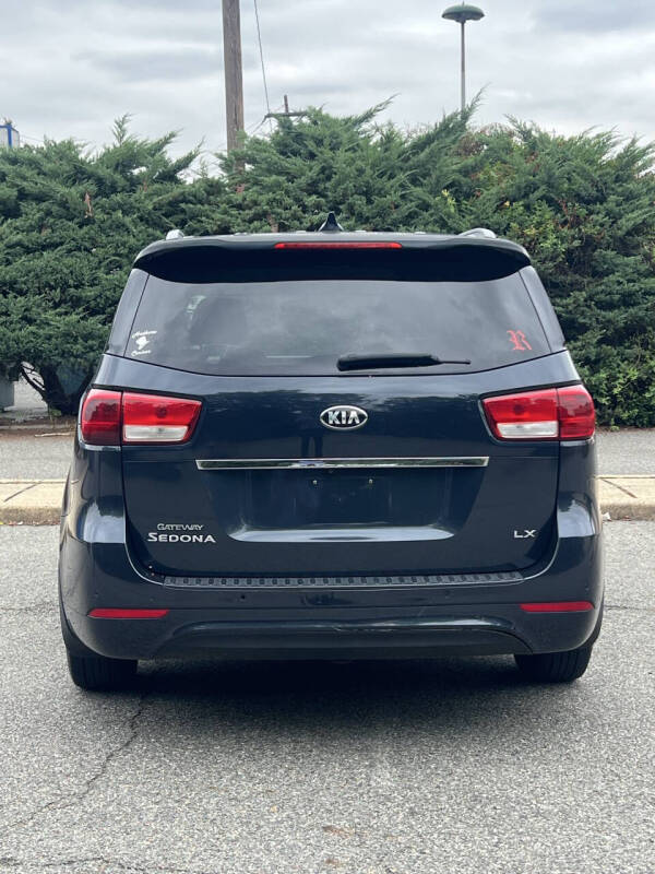 2015 Kia Sedona LX