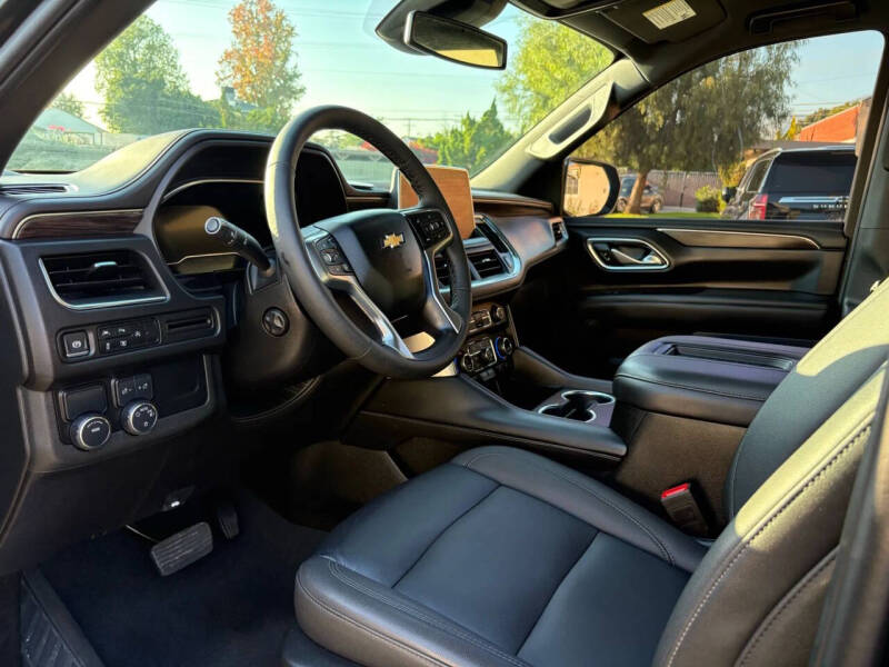 2024 Chevrolet Suburban LT