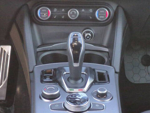 2025 Alfa Romeo Stelvio