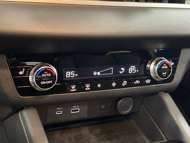 2025 Mitsubishi Outlander PHEV SE