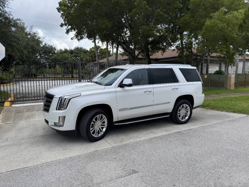 2017 Cadillac Escalade Standard