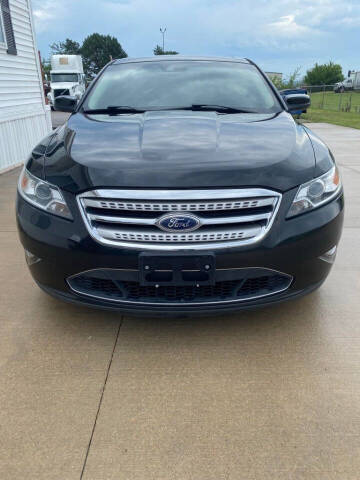 2011 Ford Taurus for sale at Carsland KC in Kansas City MO