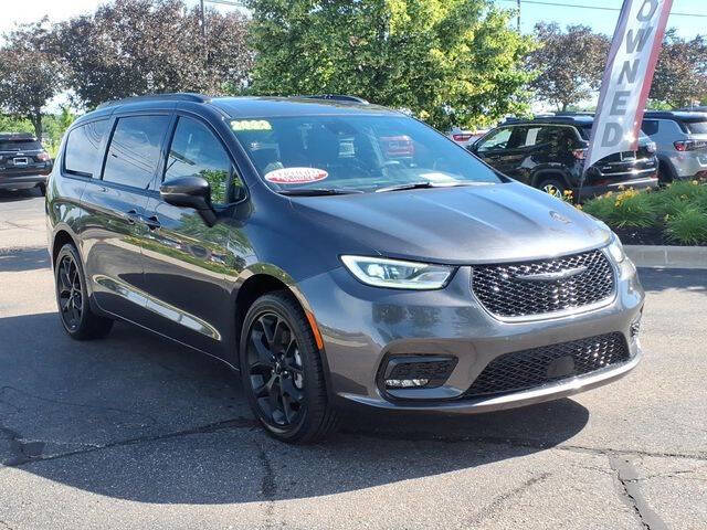 2023 Chrysler Pacifica Touring L