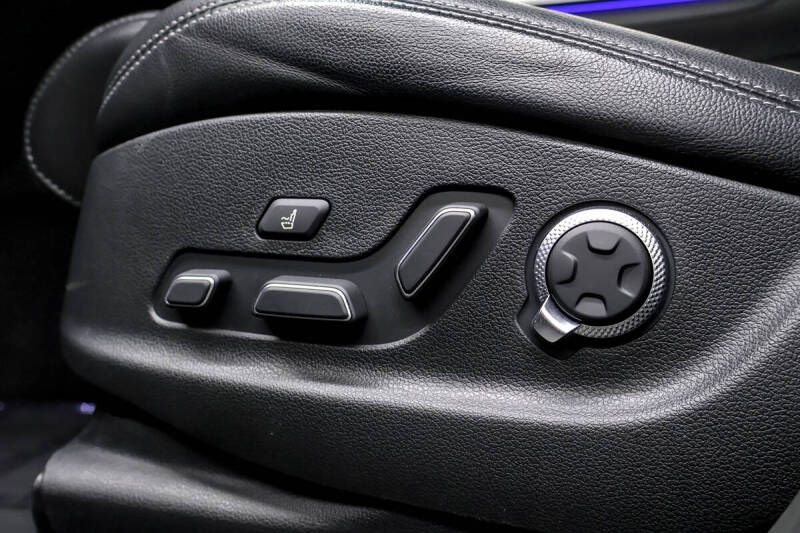 2022 Genesis GV70 2.5T Standard