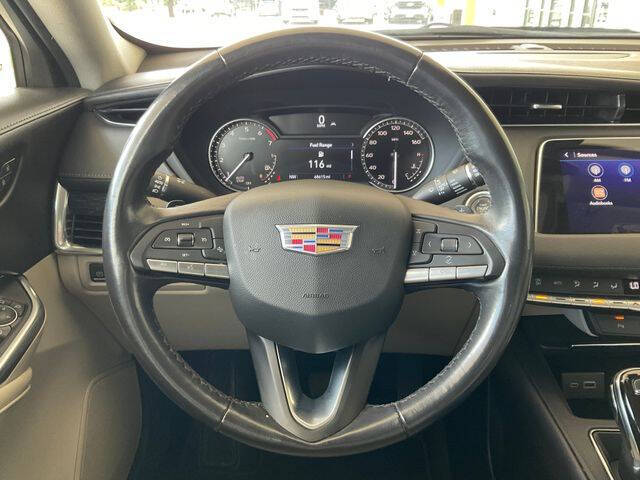 2023 Cadillac XT4 Premium Luxury