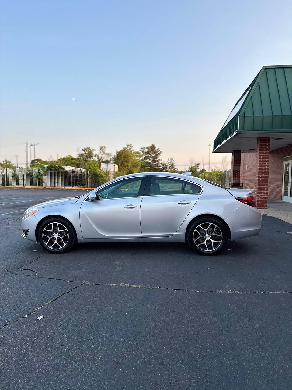 2017 Buick Regal for sale at Unlimited Auto Sales Inc. in Detroit, MI