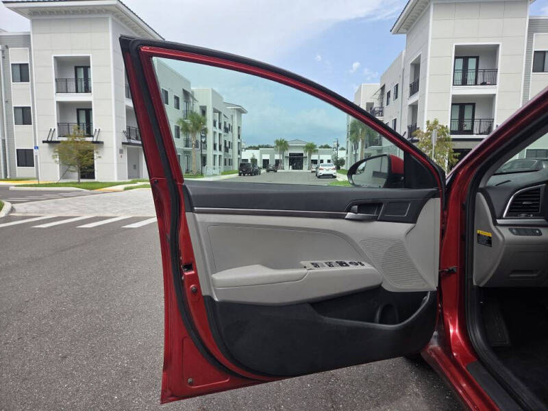 2018 Hyundai Elantra