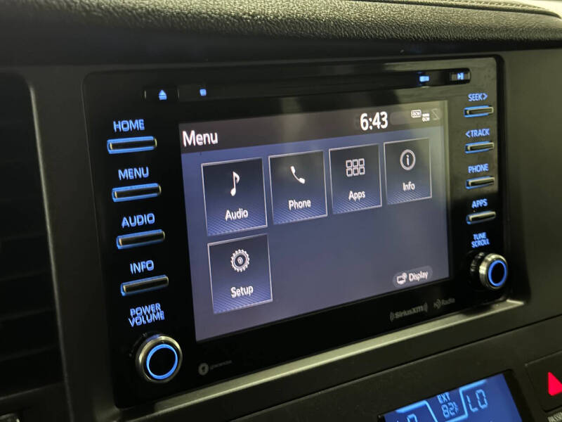 2018 Toyota Sienna SE Premium 8-Passenger