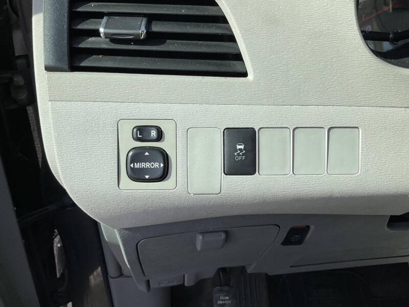 2014 Toyota Sienna SE 8-Passenger