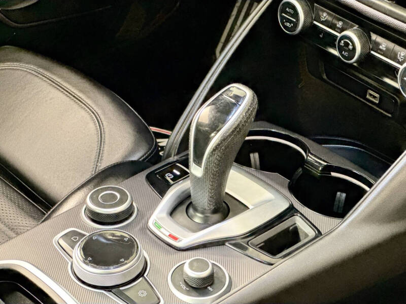 2022 Alfa Romeo Giulia Veloce