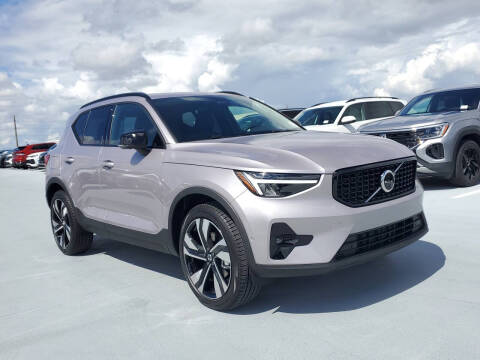 2026 Volvo XC40 B5 Plus