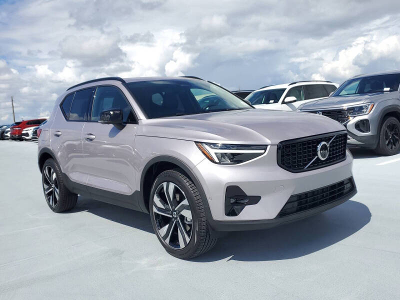 2026 Volvo XC40 B5 Plus