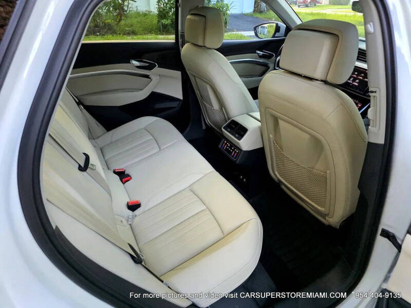 2021 Audi e-tron quattro Premium