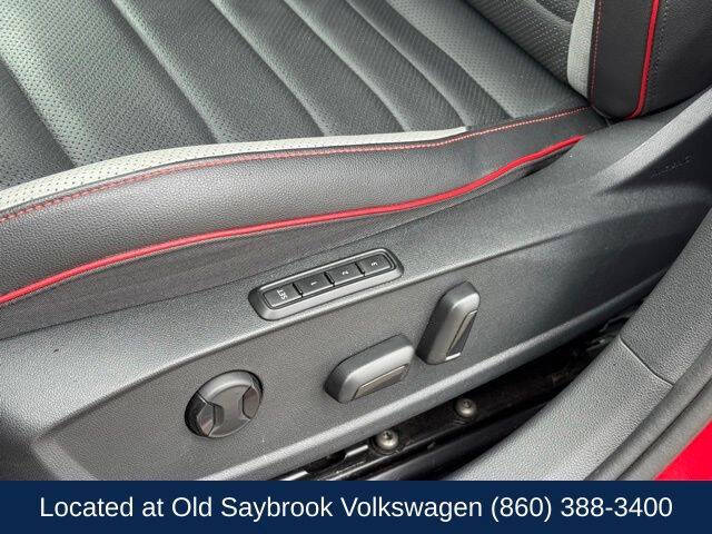 2024 Volkswagen Golf GTI SE