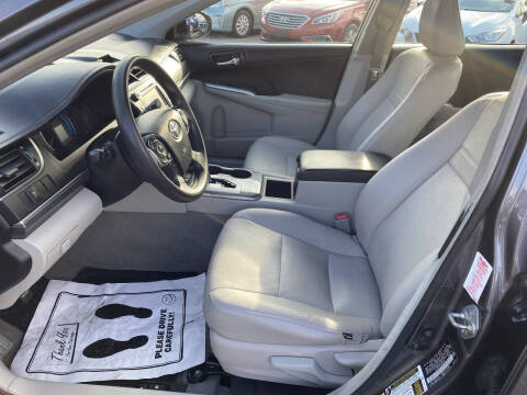 2013 Toyota Camry Hybrid LE