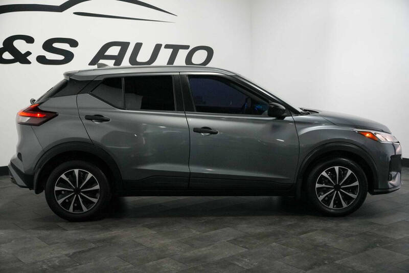 2021 Nissan Kicks S