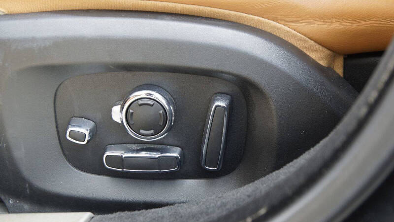 2016 Jaguar XJL Portfolio