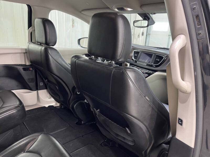 2021 Chrysler Voyager LXi