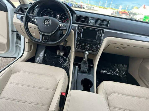 2017 Volkswagen Passat 1.8T R-Line