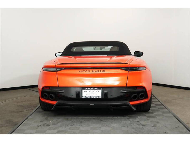 2022 Aston Martin DBS Superleggera