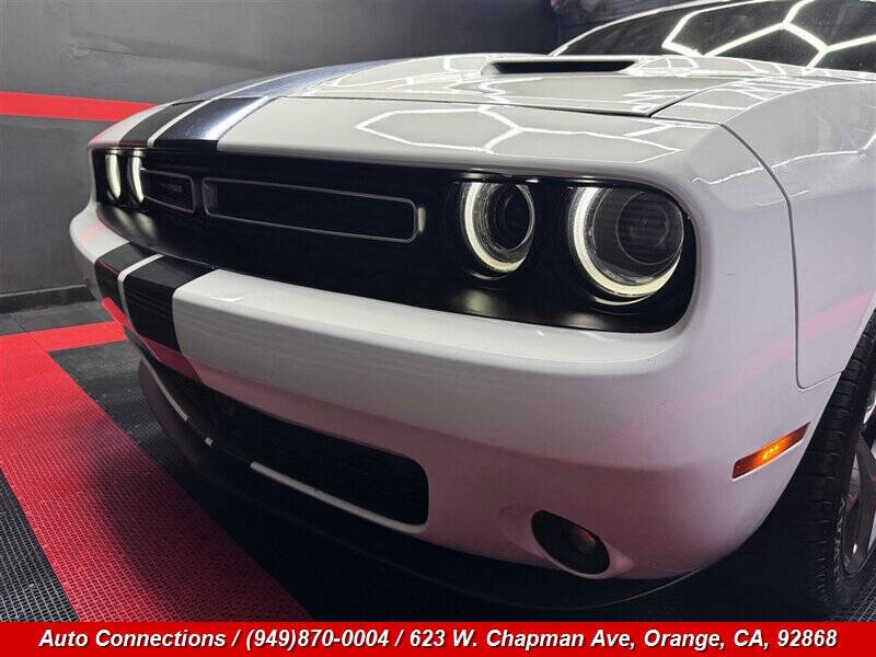 2015 Dodge Challenger SXT Plus