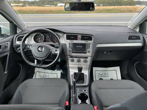 2016 Volkswagen Golf TSI S