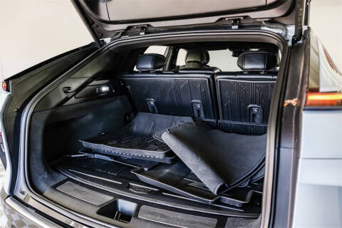 2024 Cadillac LYRIQ Luxury 1