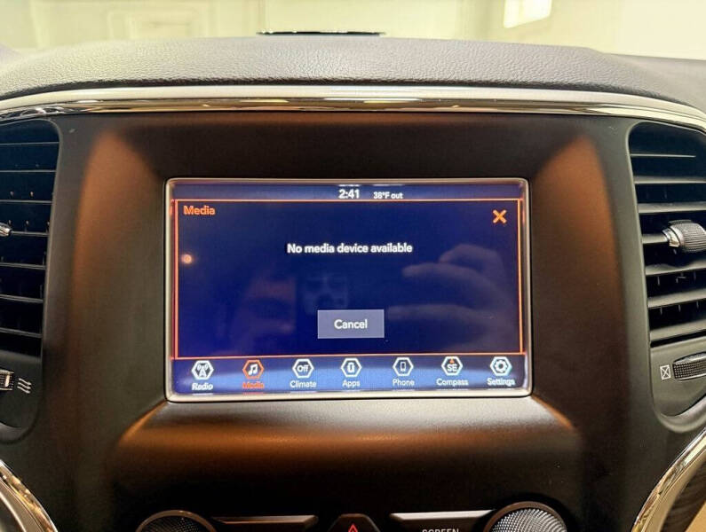 2019 Jeep Grand Cherokee Laredo E