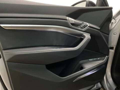 2023 Audi e-tron quattro Premium Plus