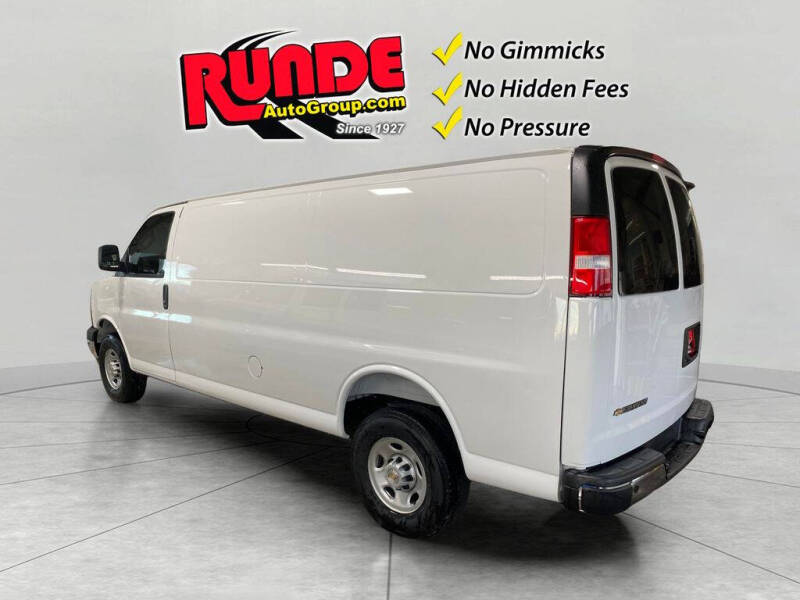 2025 Chevrolet Express 3500