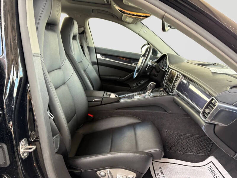 2016 Porsche Panamera