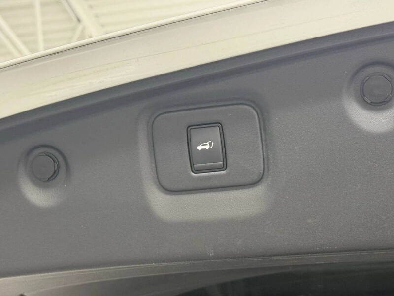 2018 Nissan Pathfinder SL