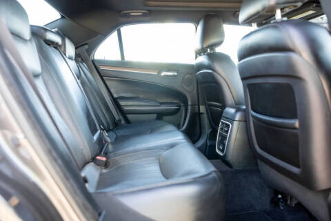 2017 Chrysler 300 C Platinum