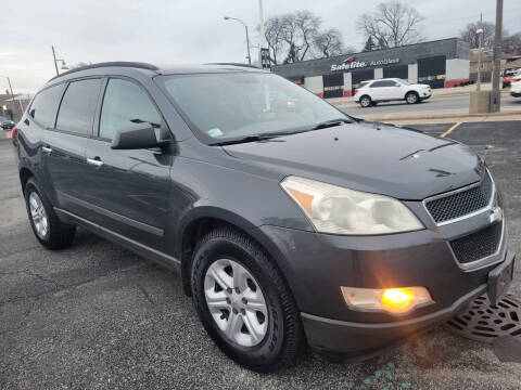 2011 Chevrolet Traverse for sale at Denali Motors in Addison IL