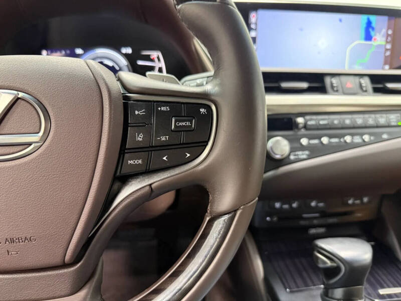 2021 Lexus ES 300h
