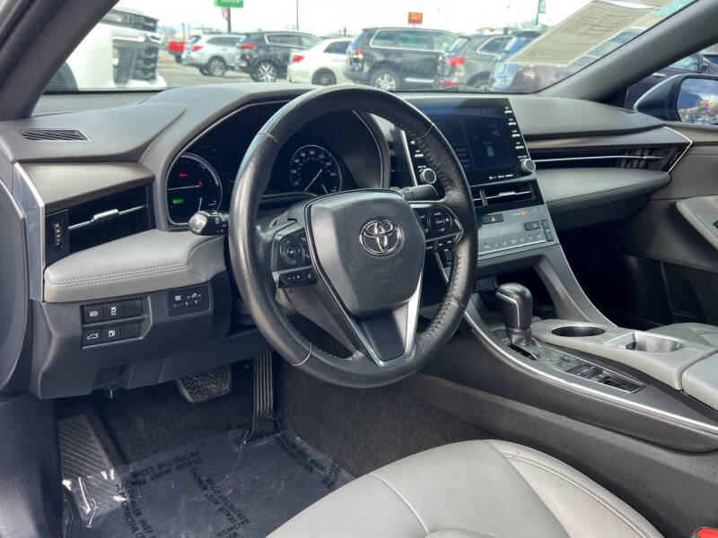 2021 Toyota Avalon Hybrid XLE