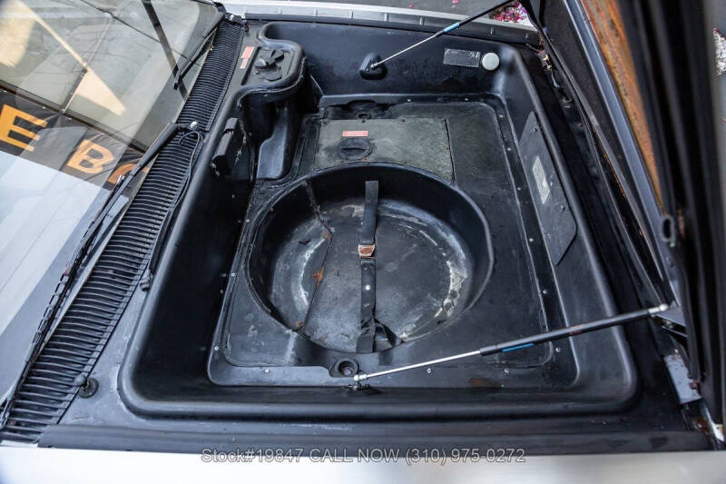 1982 DeLorean DMC-12