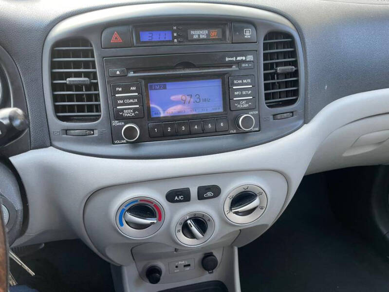 2010 Hyundai Accent GLS