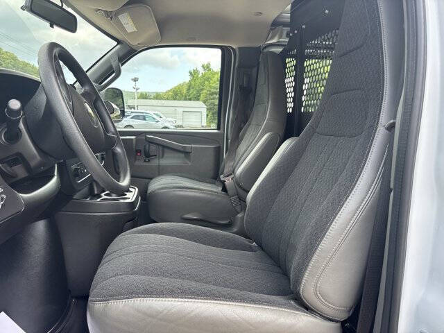 2025 Chevrolet Express 2500