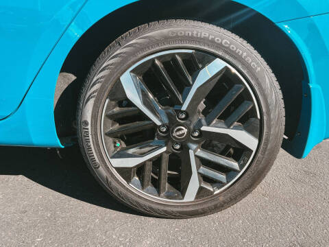 2025 Nissan Versa SR