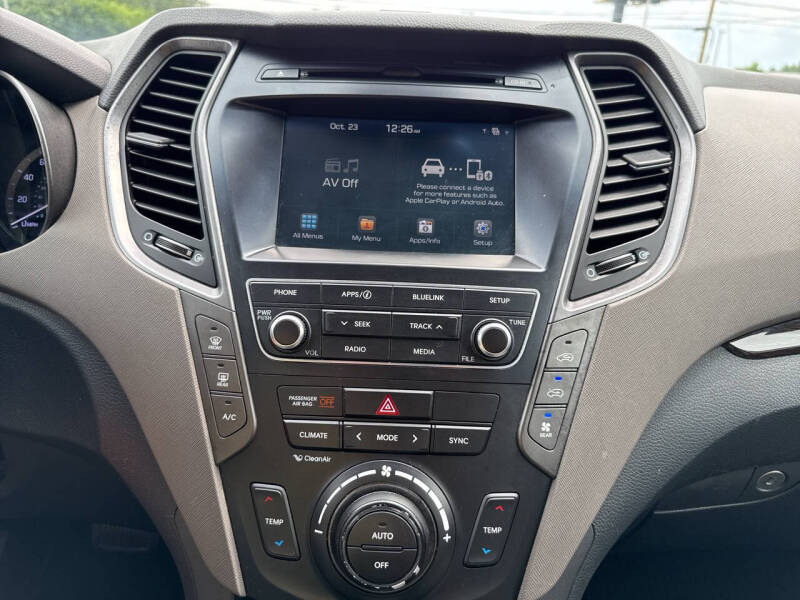 2017 Hyundai Santa Fe SE