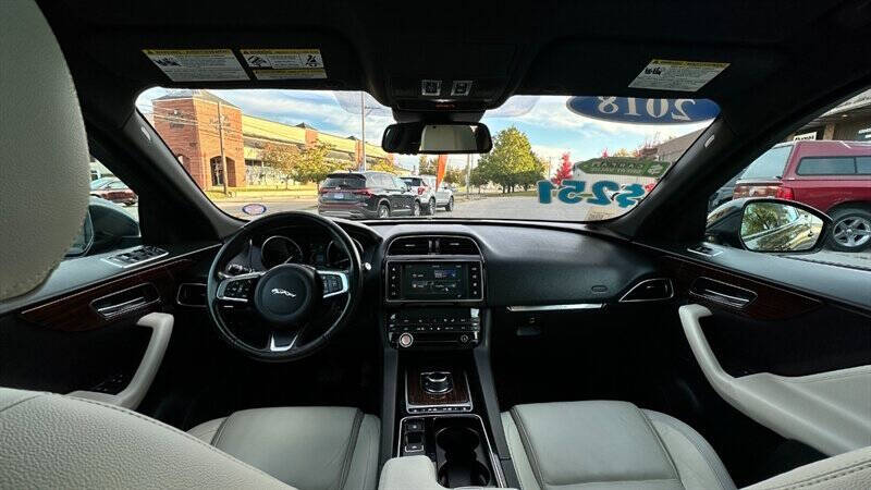 2018 Jaguar F-PACE 25t Prestige