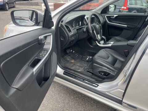 2016 Volvo XC60 T5 Premier