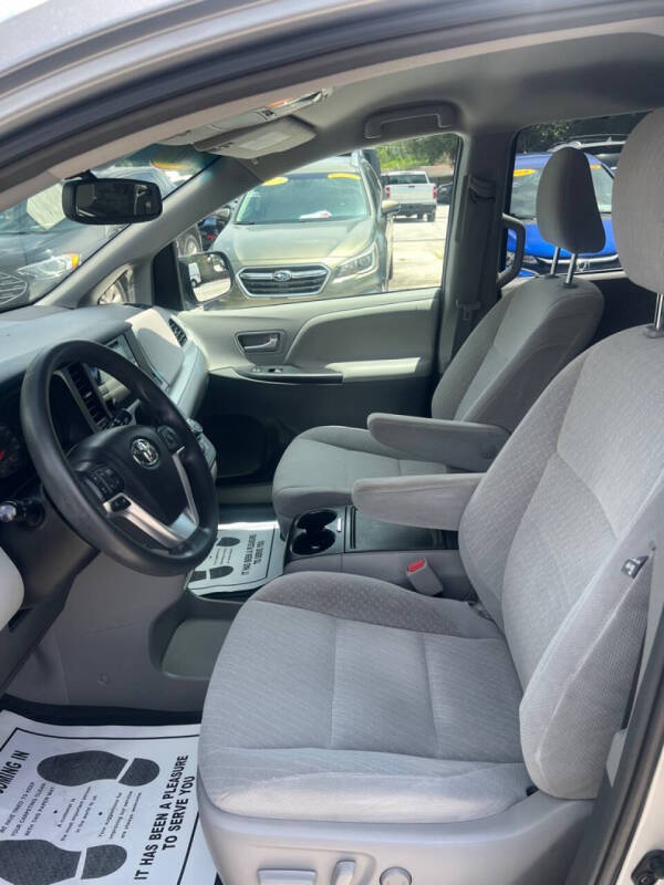 2017 Toyota Sienna