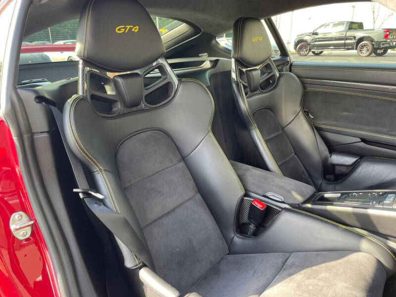2016 Porsche Cayman GT4