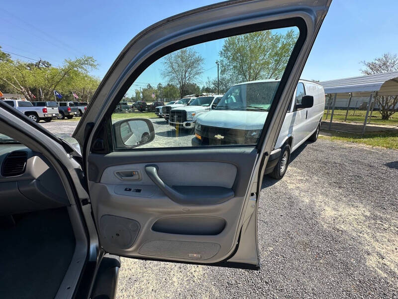 2005 Toyota Sequoia SR5